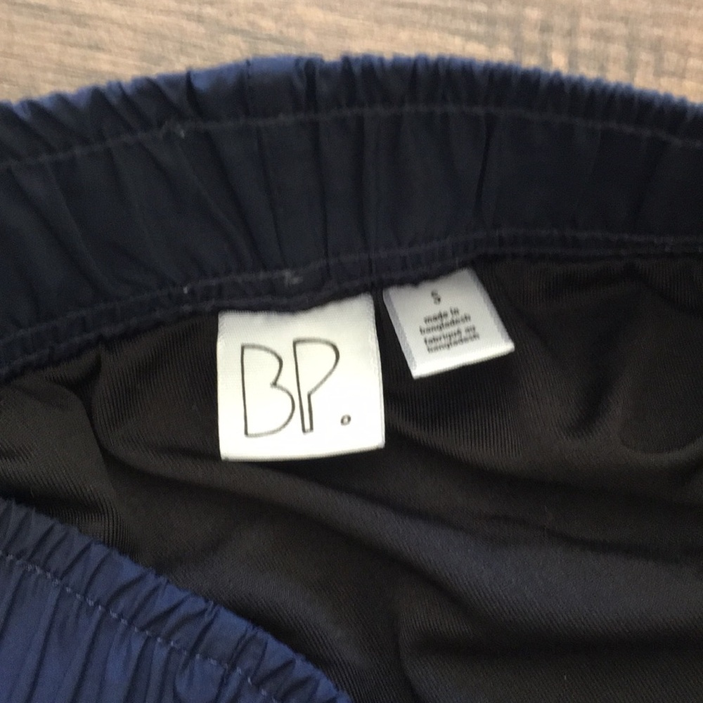 Shorts - Picture 6 of 6